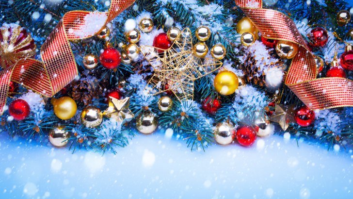 Shining Stars Christmas Ornaments and Decorations Wallpaper