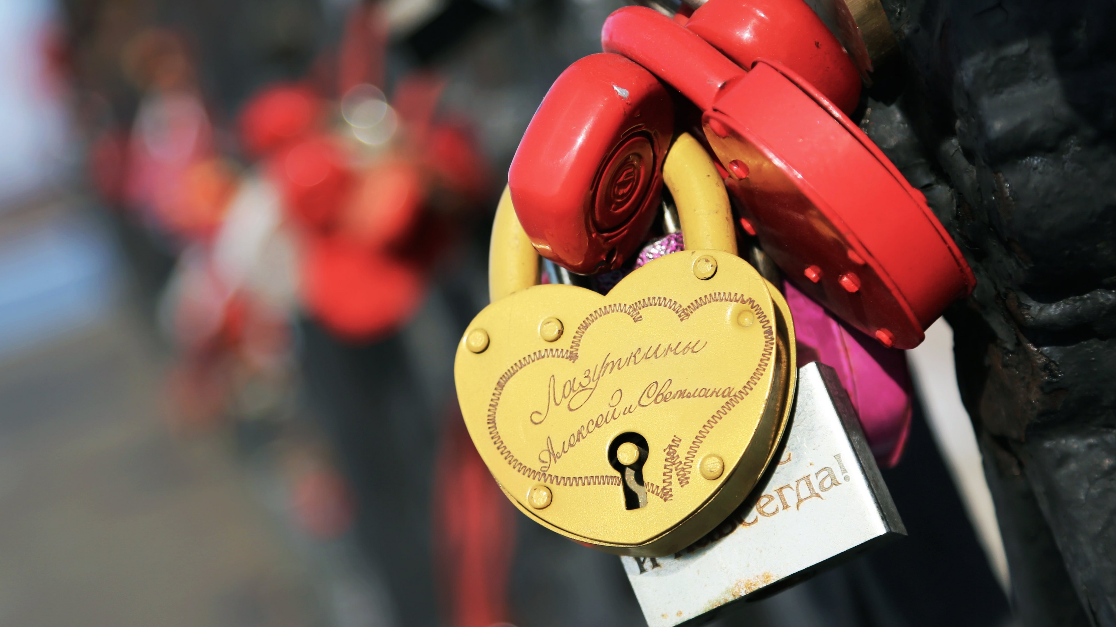 Download Love  Lock HD  wallpaper  for 4K  3840x2160 