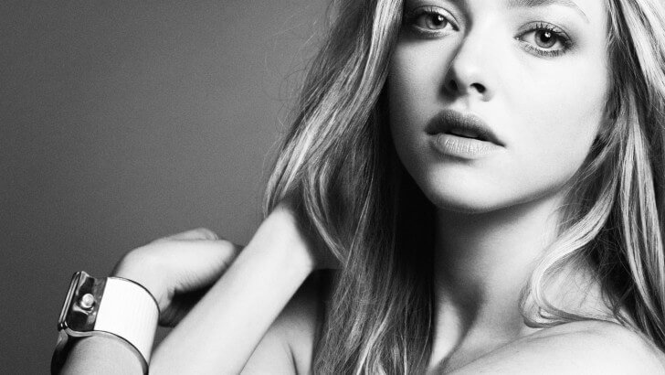 Amanda Seyfried Black & White Portrait Wallpaper