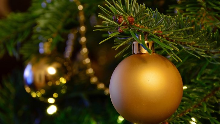 Christmas Golden Ball Ornament Wallpaper