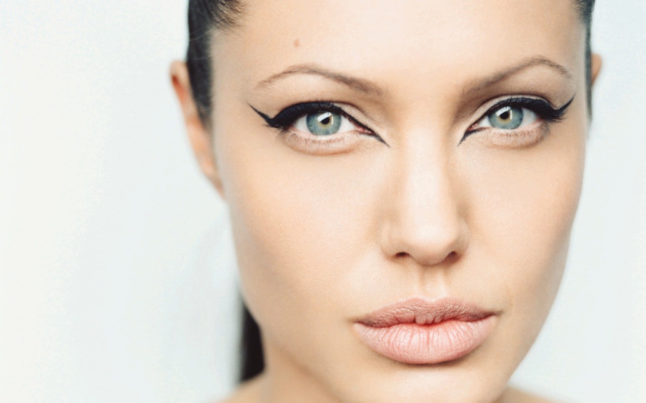 Angelina Jolie Wallpaper for Desktop 1280x800