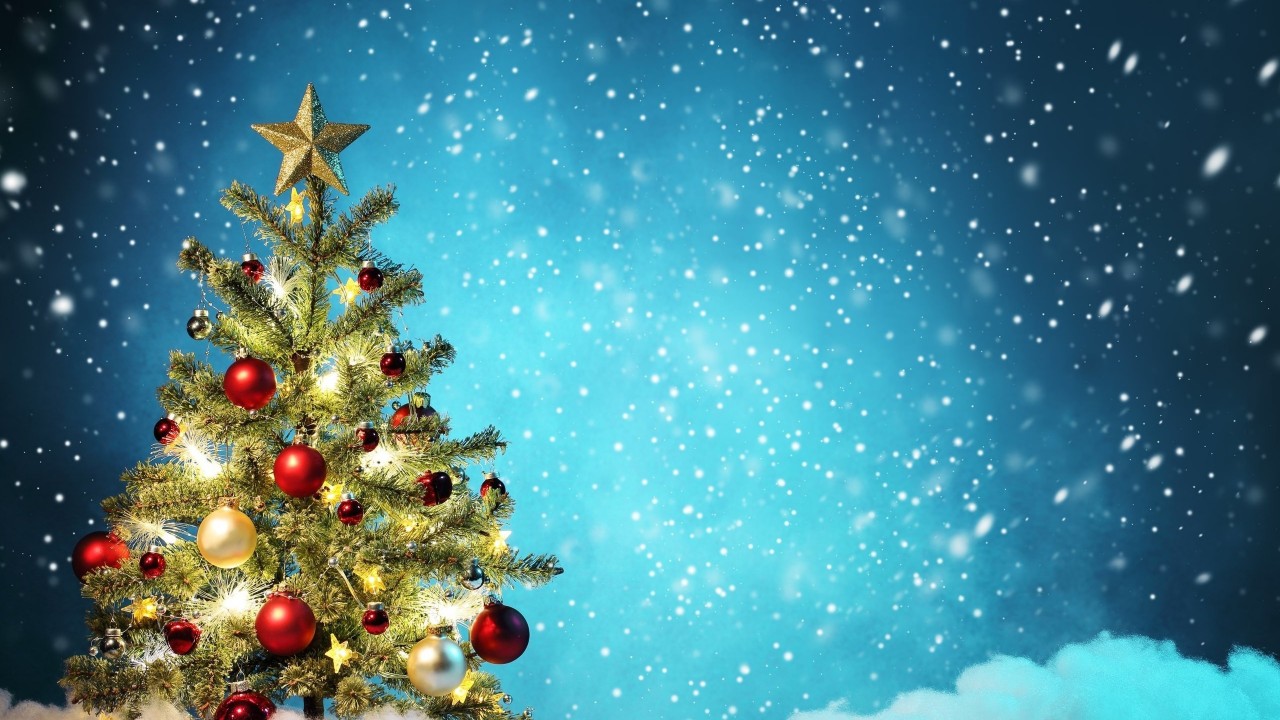 Beautiful Christmas Tree Wallpaper for Desktop 1280x720