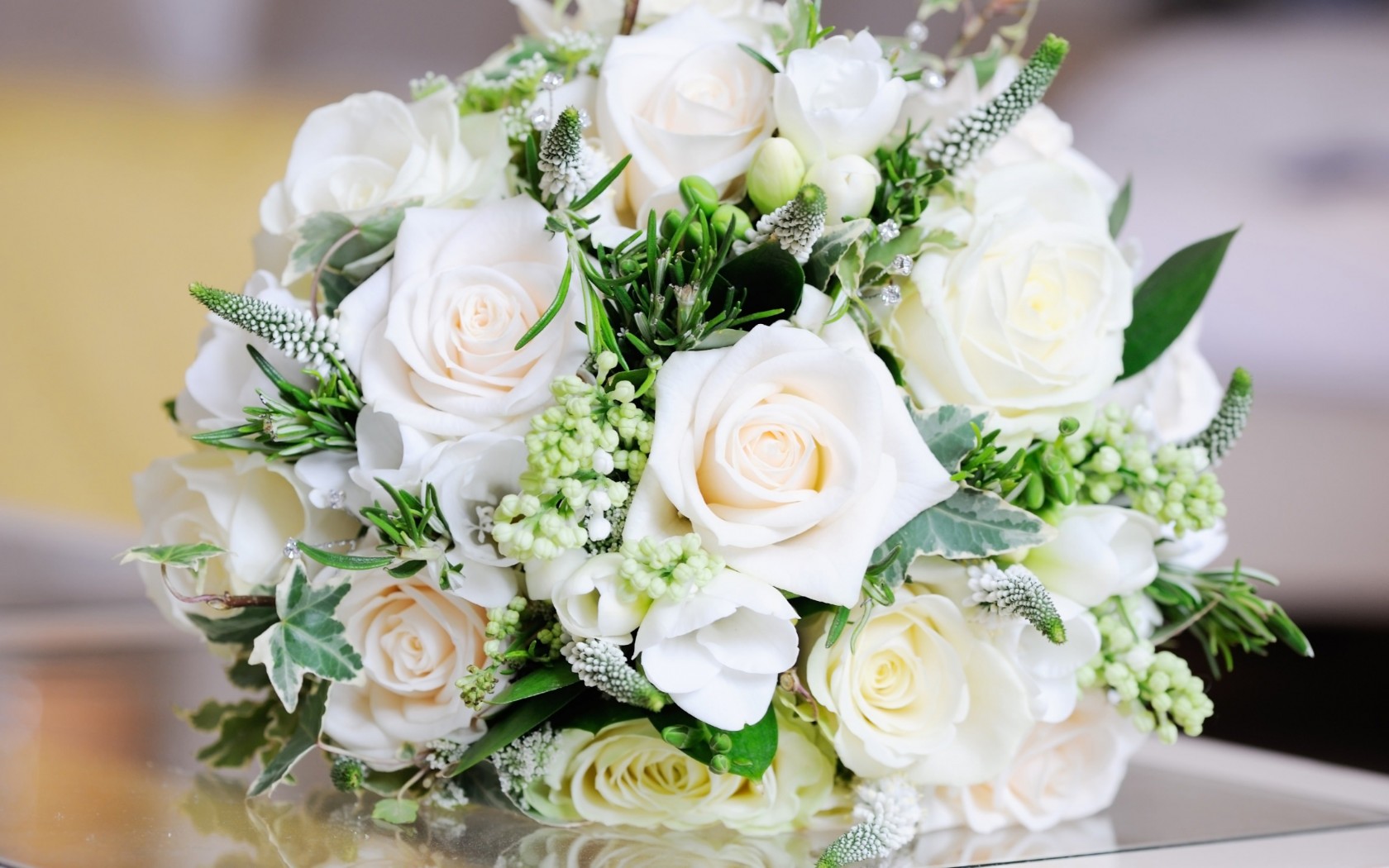 Beautiful White Roses Bouquet Wallpaper for Desktop 1680x1050