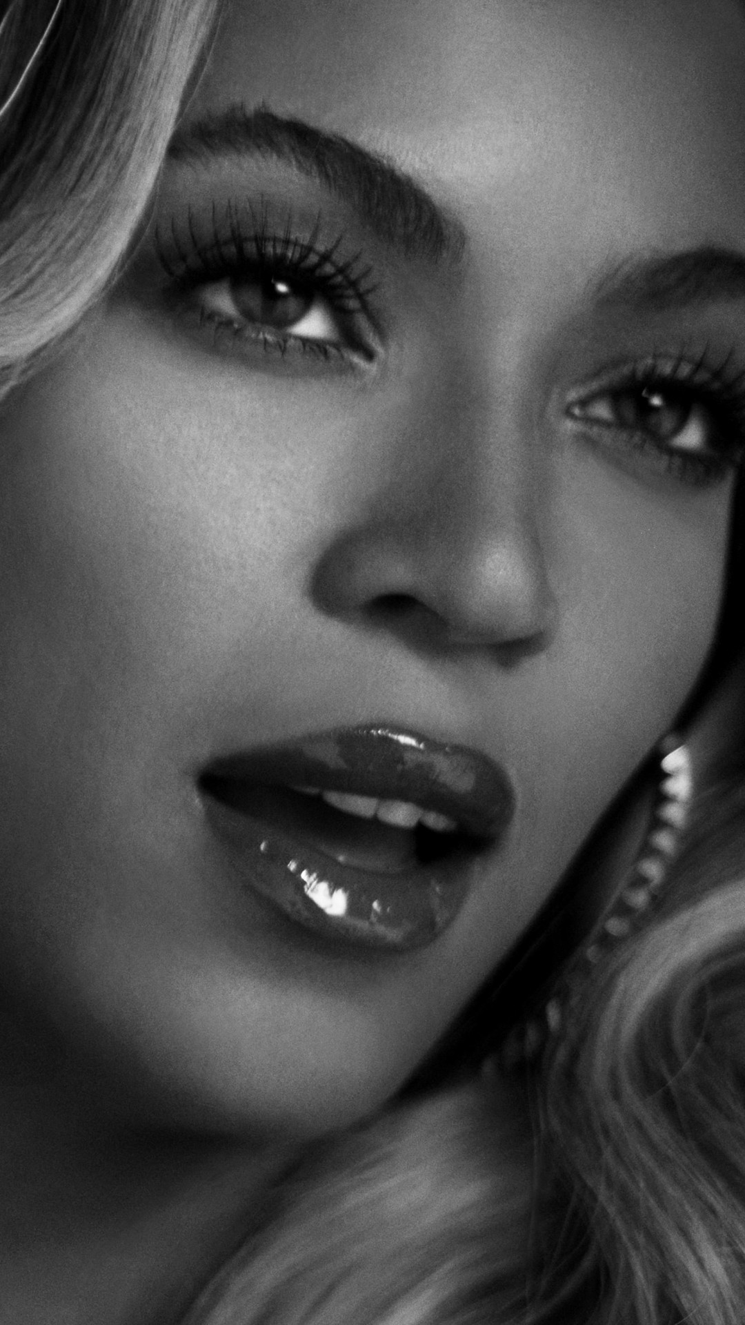 Beyonce in Black & White Wallpaper for HTC One