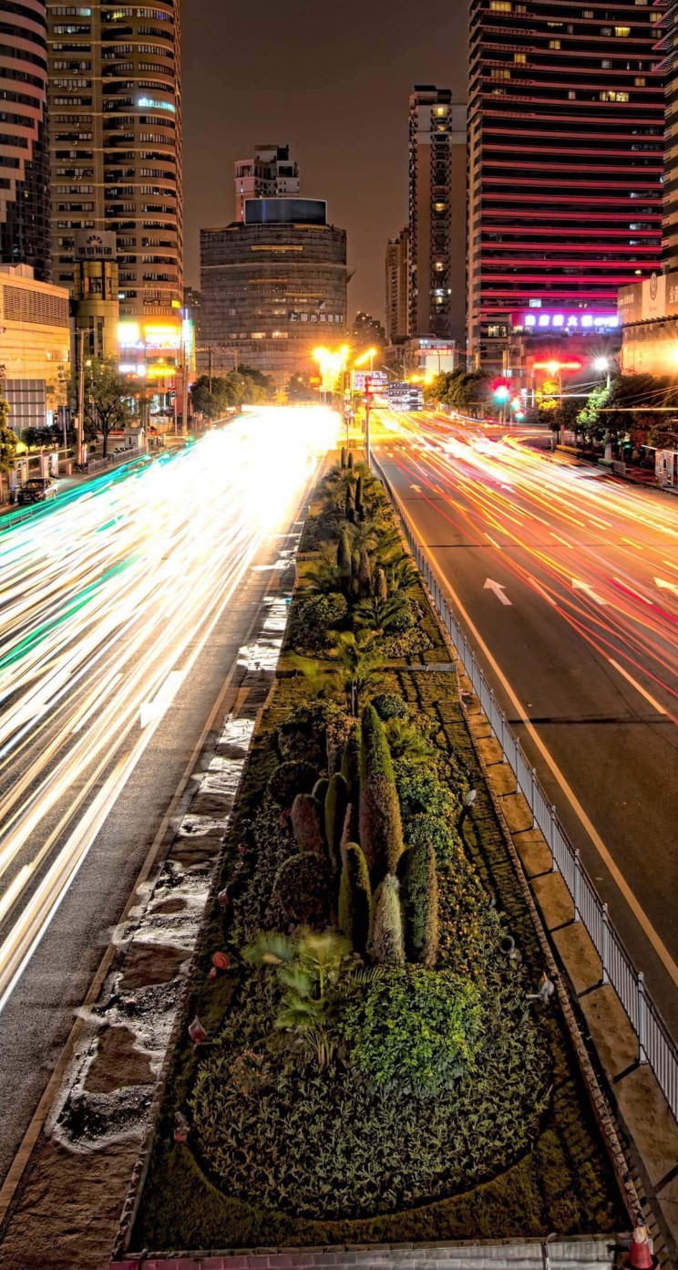 Busy Road in Shanghai at Night Wallpaper for Apple iPhone 5 / 5s