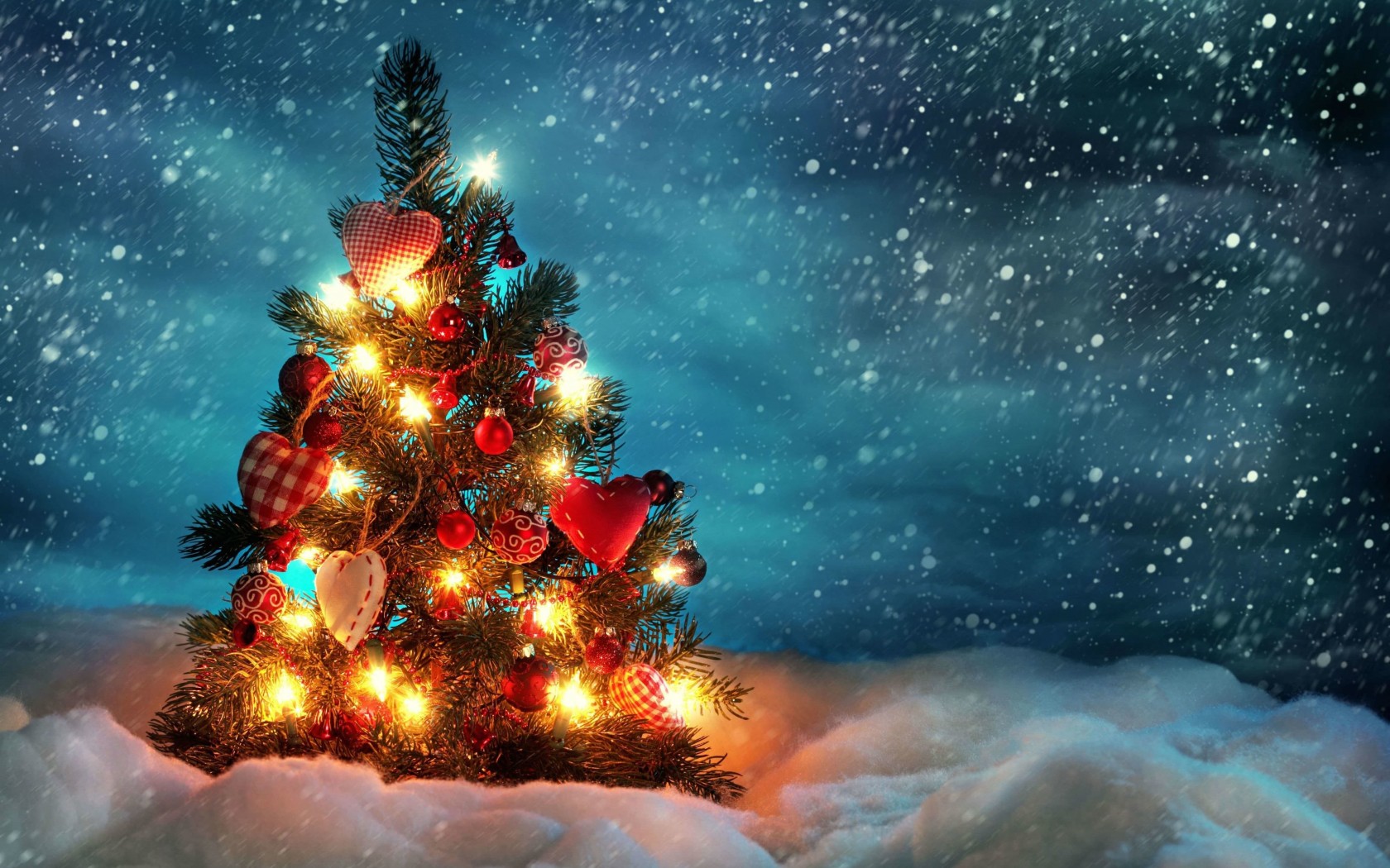 Christmas Tree Wallpaper for Desktop 1680x1050