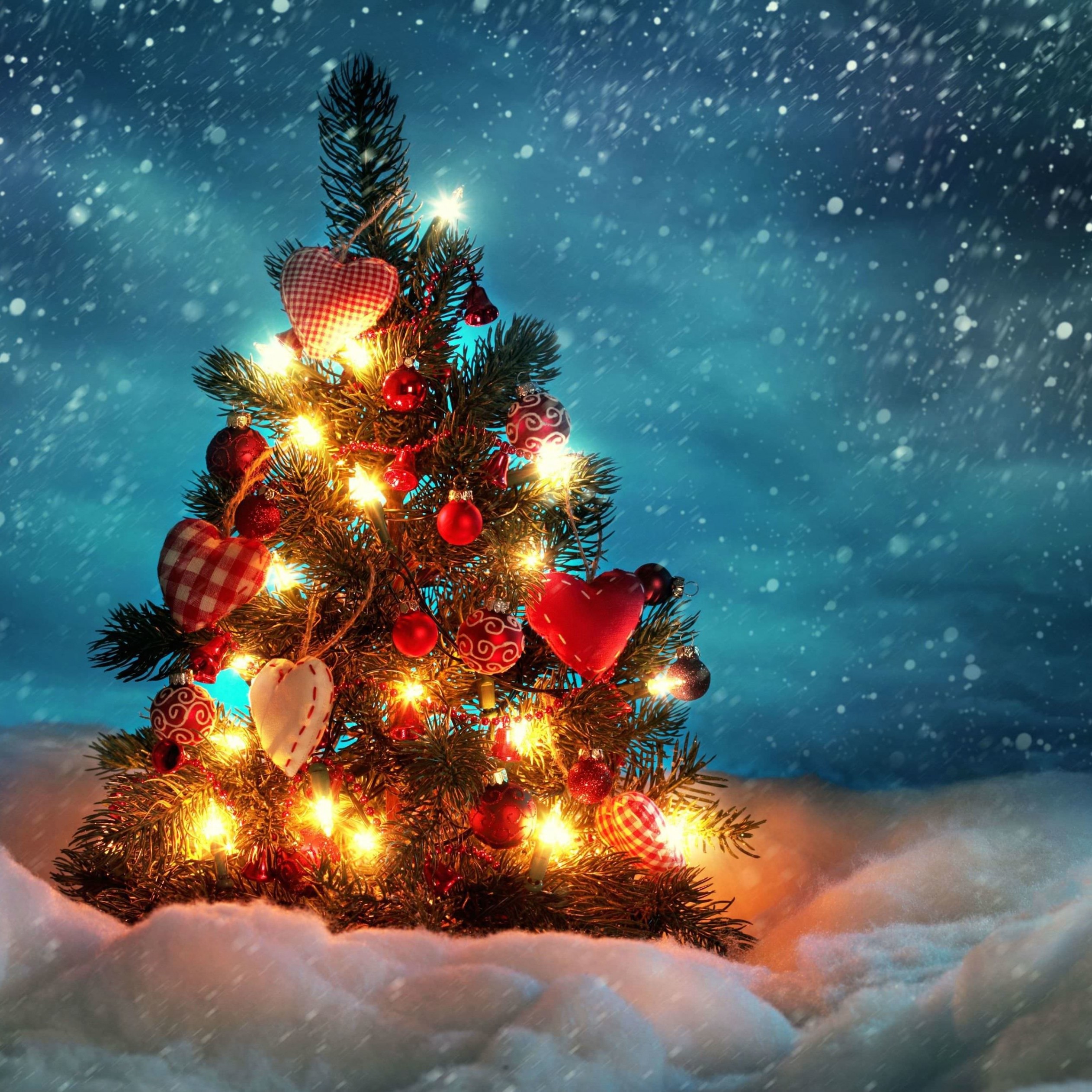 Christmas Tree Wallpaper for Apple iPad 3