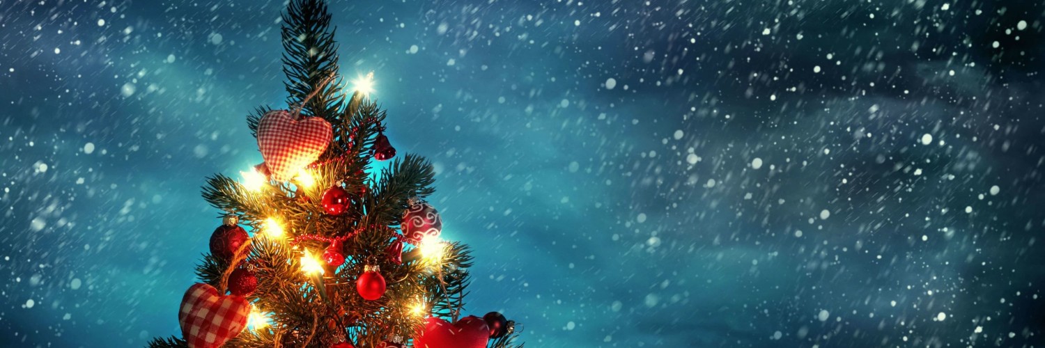 Christmas Tree Wallpaper for Social Media Twitter Header