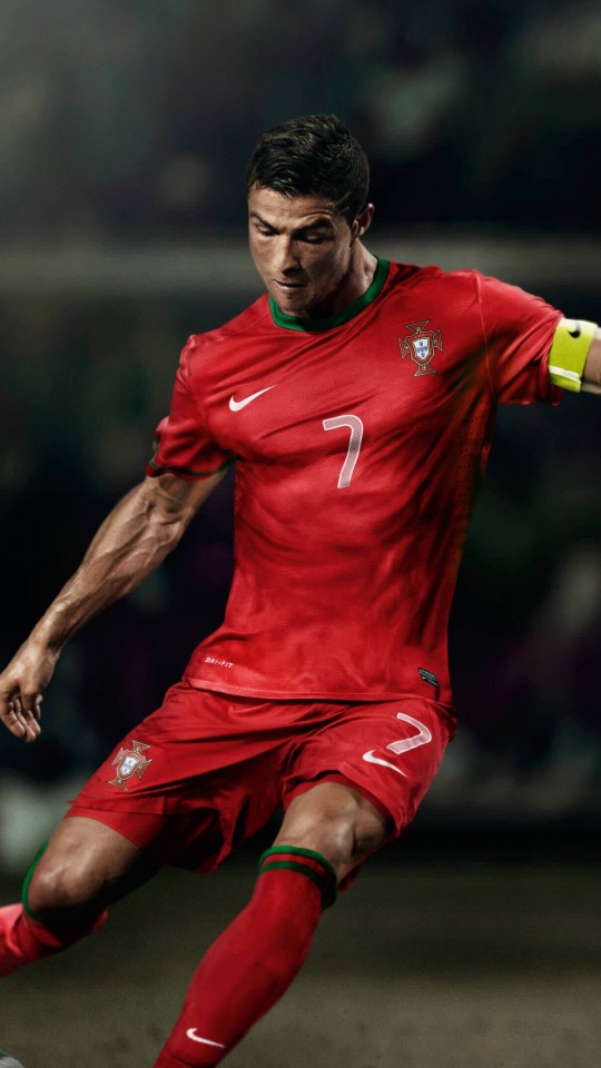 Cristiano Ronaldo In Portugal Jersey Wallpaper for Motorola Moto E