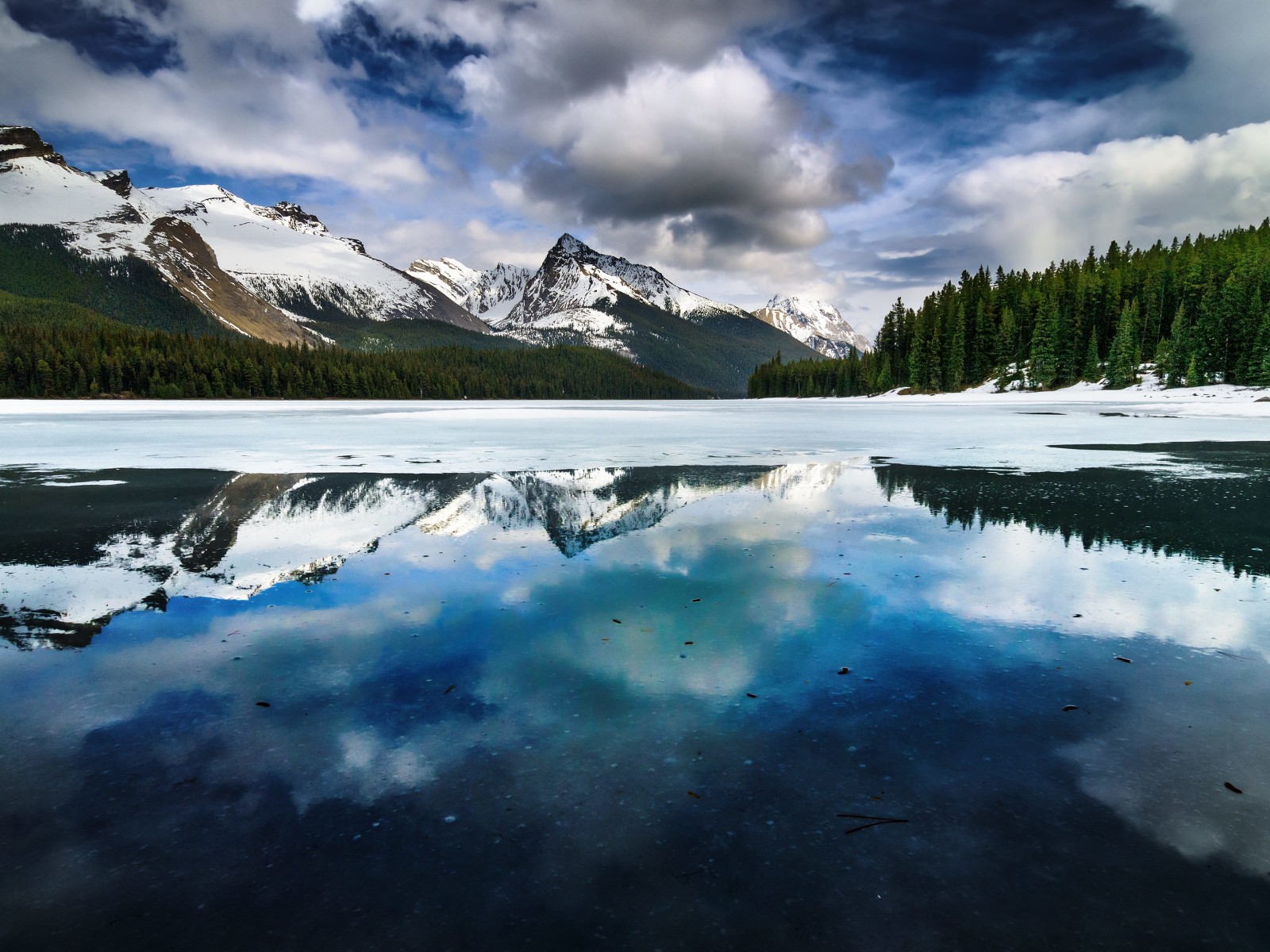 Deep Blue Wallpaper for Desktop 1600x1200