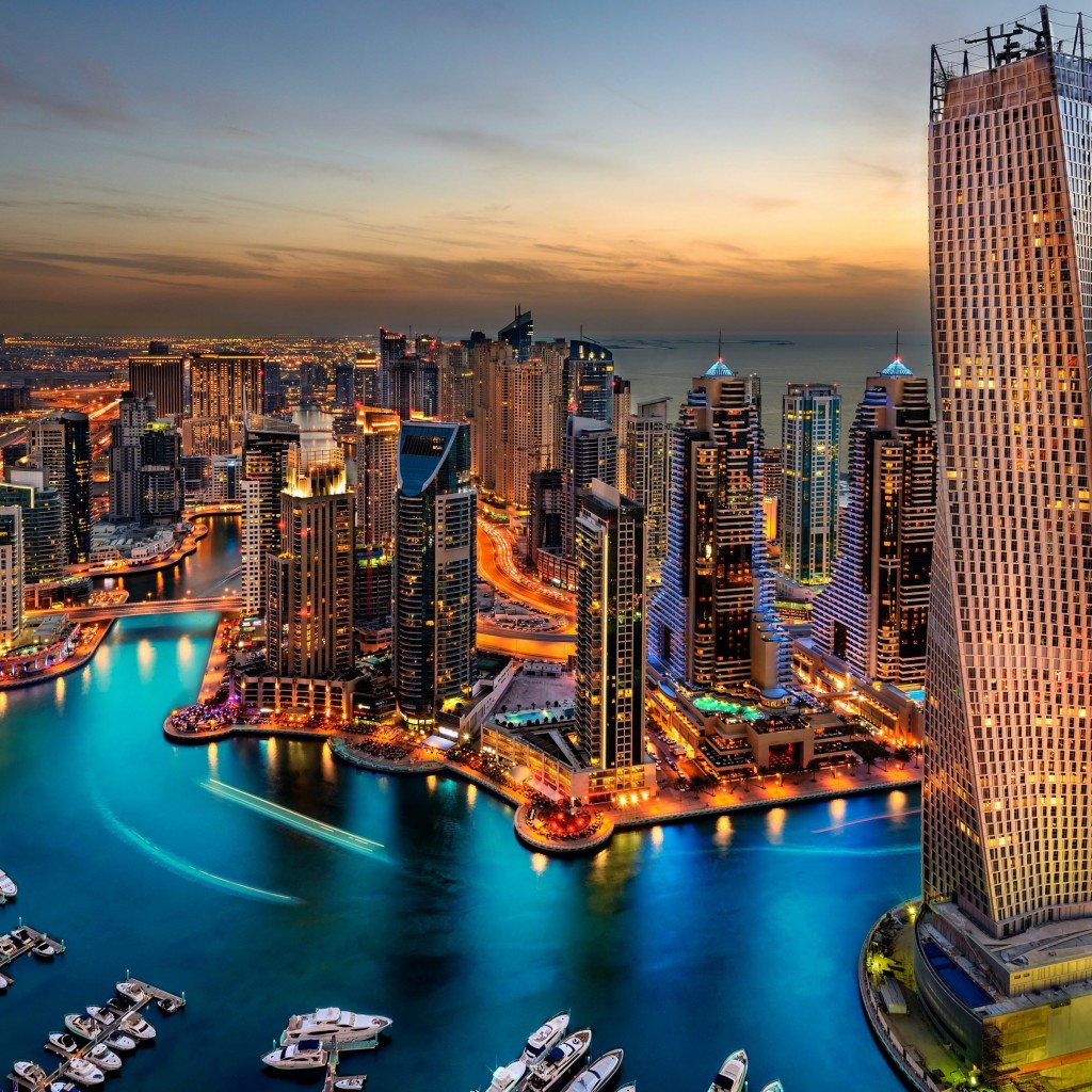 Dubai Skyline Wallpaper for Apple iPad 2