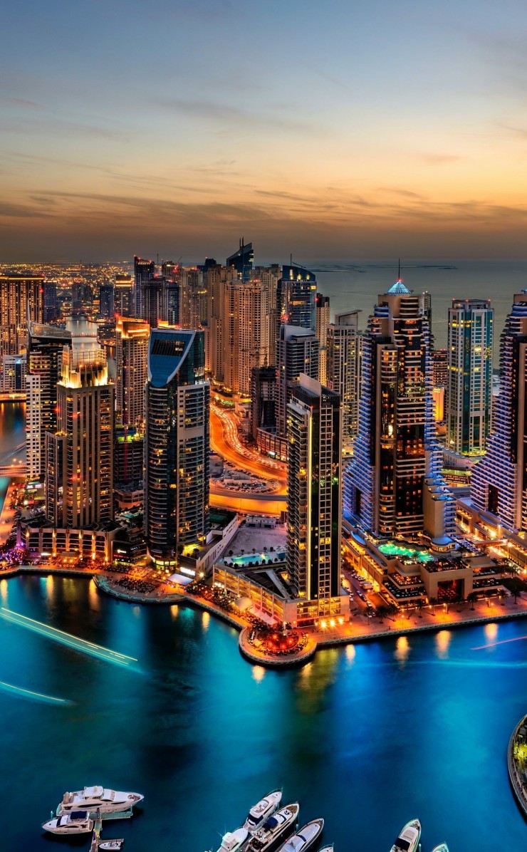 Dubai Skyline Wallpaper for Apple iPhone 4 / 4s