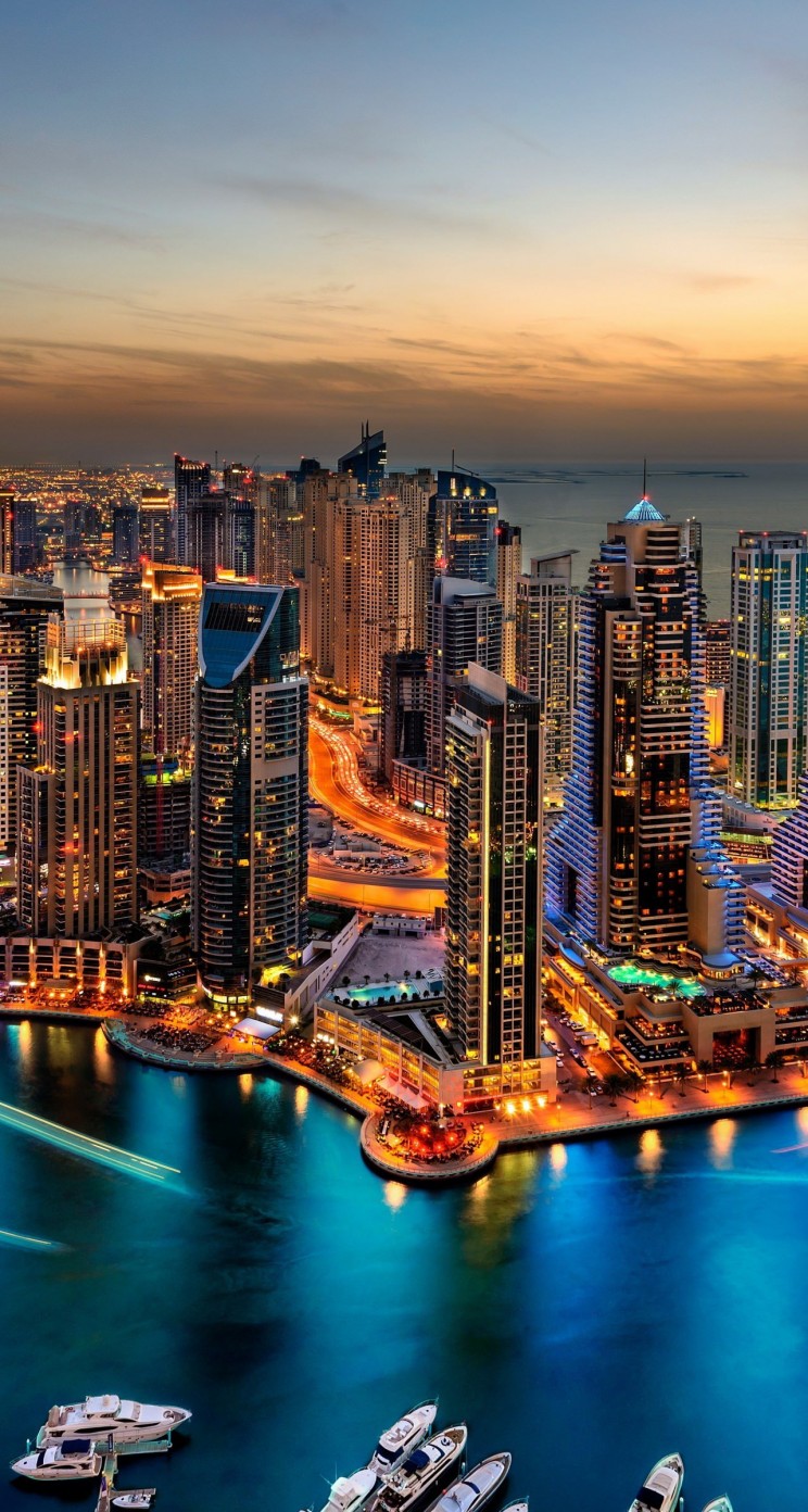 Dubai Skyline Wallpaper for Apple iPhone 5 / 5s