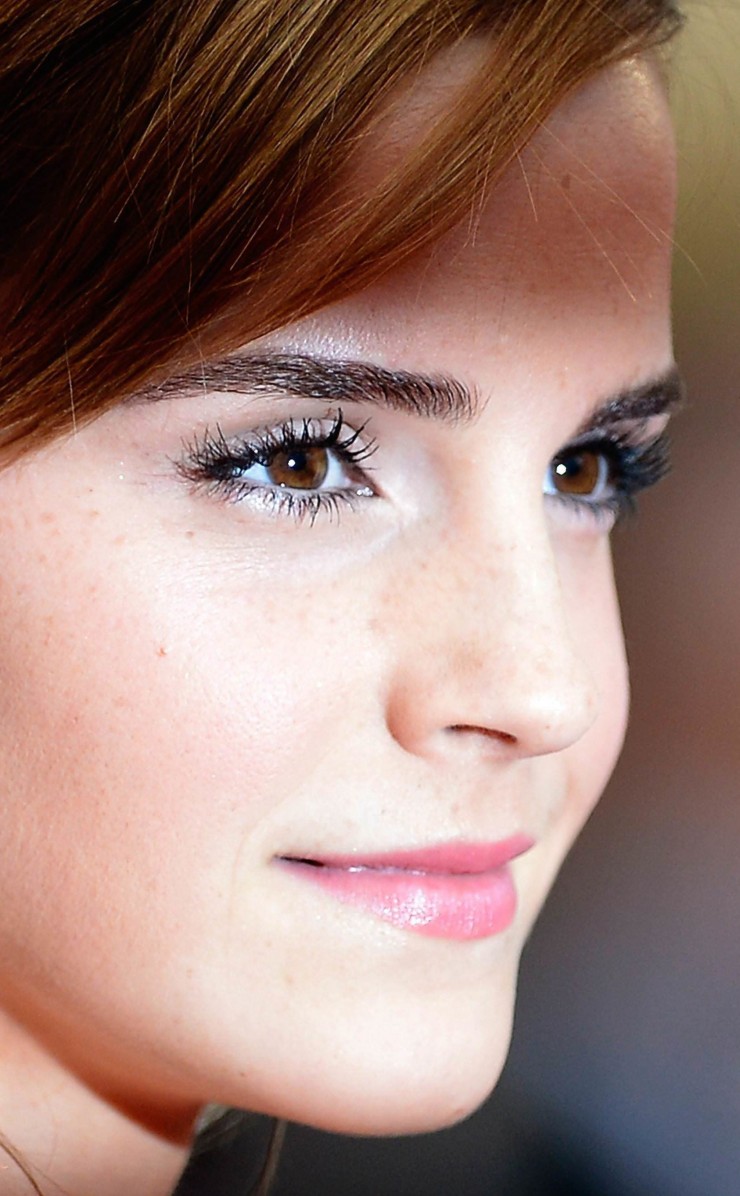 Emma Watson Wallpaper for Apple iPhone 4 / 4s