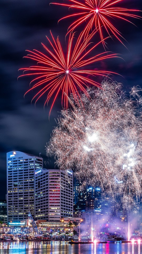 Fireworks In Darling Harbour Wallpaper for SAMSUNG Galaxy S4 Mini