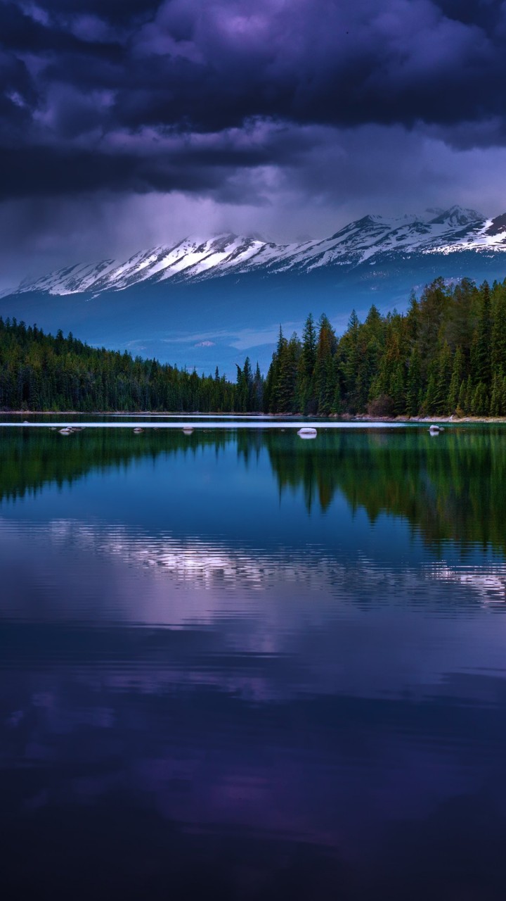 First Lake, Alberta, Canada Wallpaper for SAMSUNG Galaxy S3
