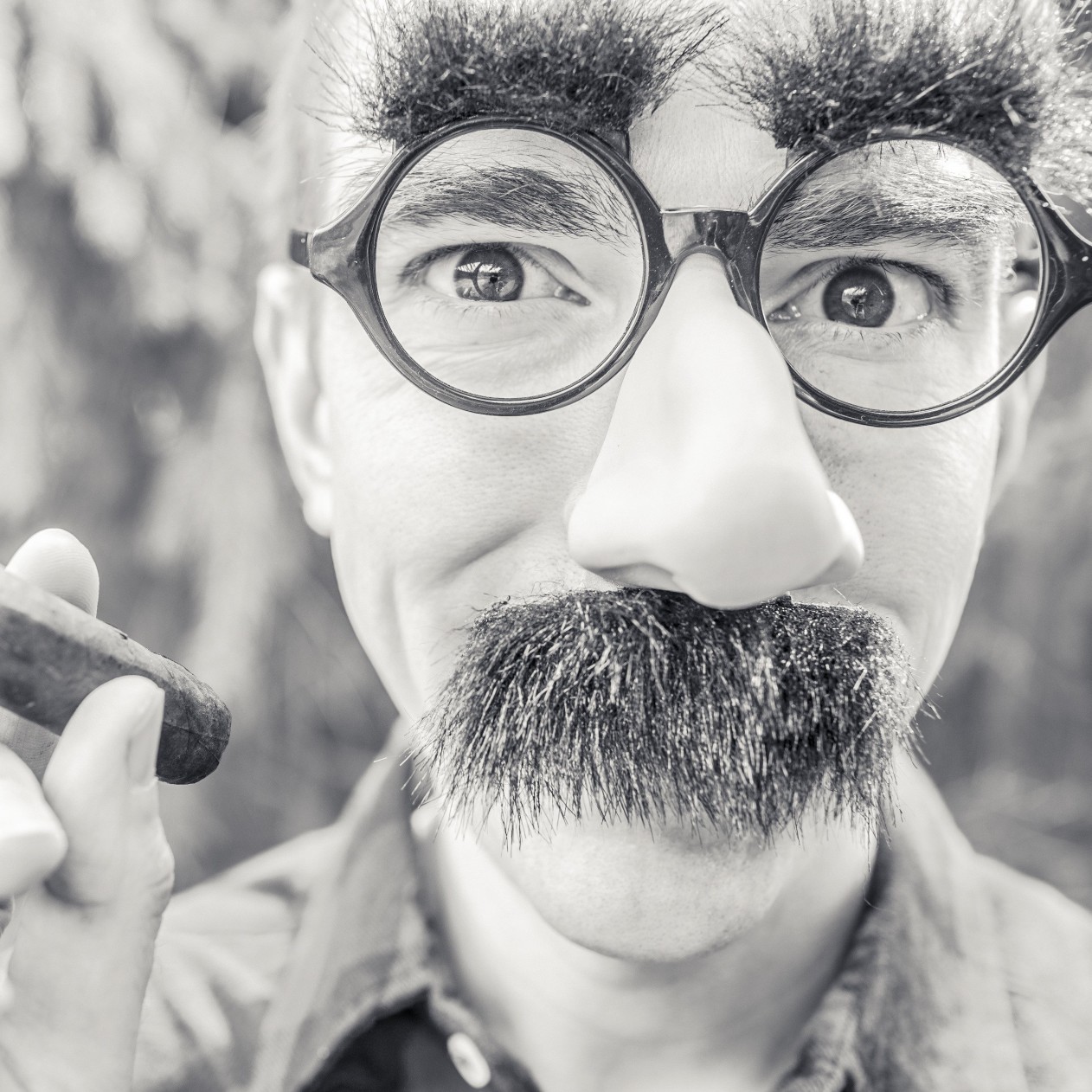 Groucho Glasses Man Wallpaper for Apple iPad mini