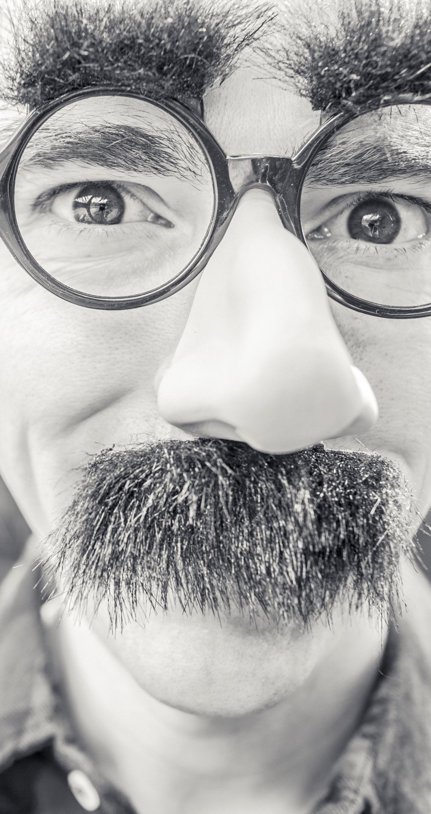 Groucho Glasses Man Wallpaper for Apple iPhone 6 / 6s