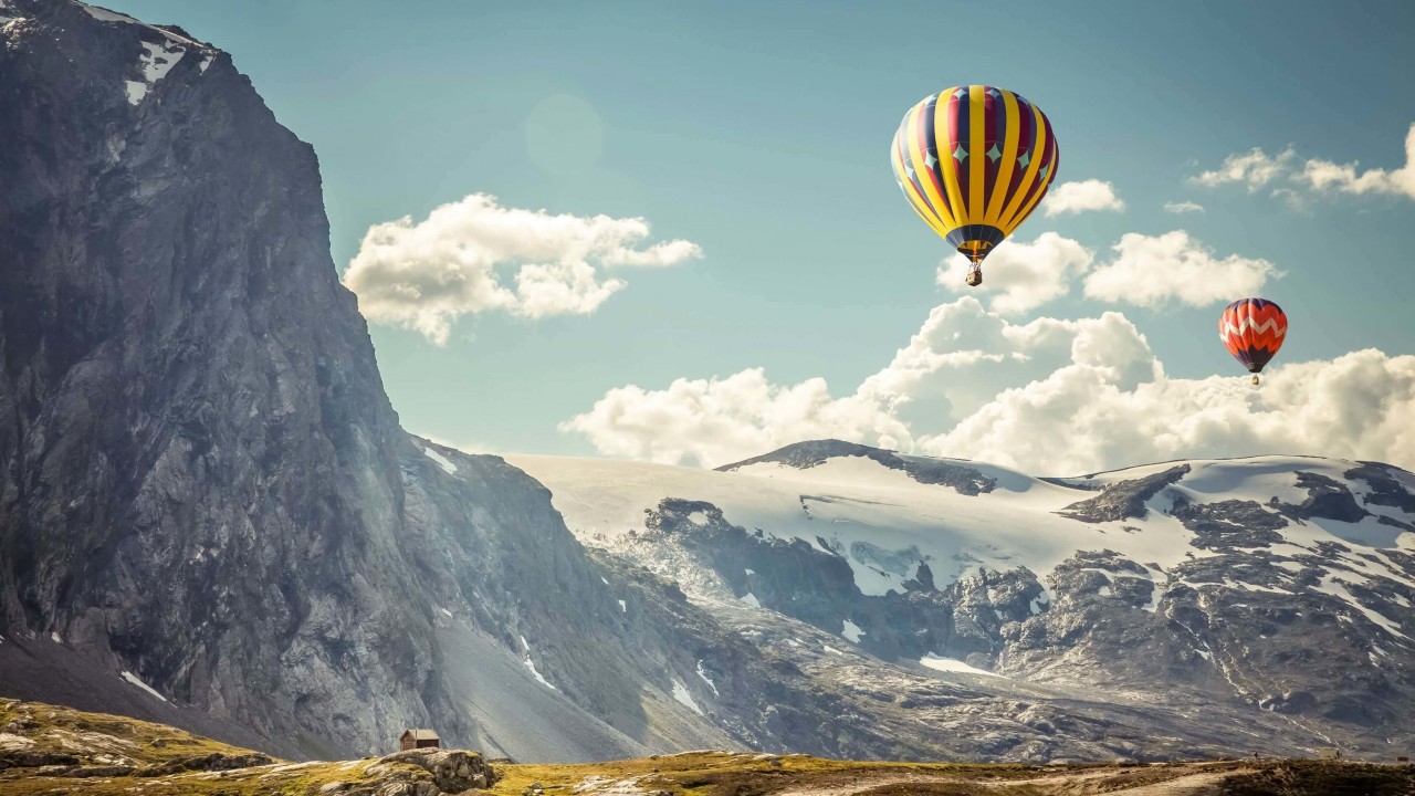Hot Air Balloon Over the Mountain Wallpaper for Desktop 1280x720