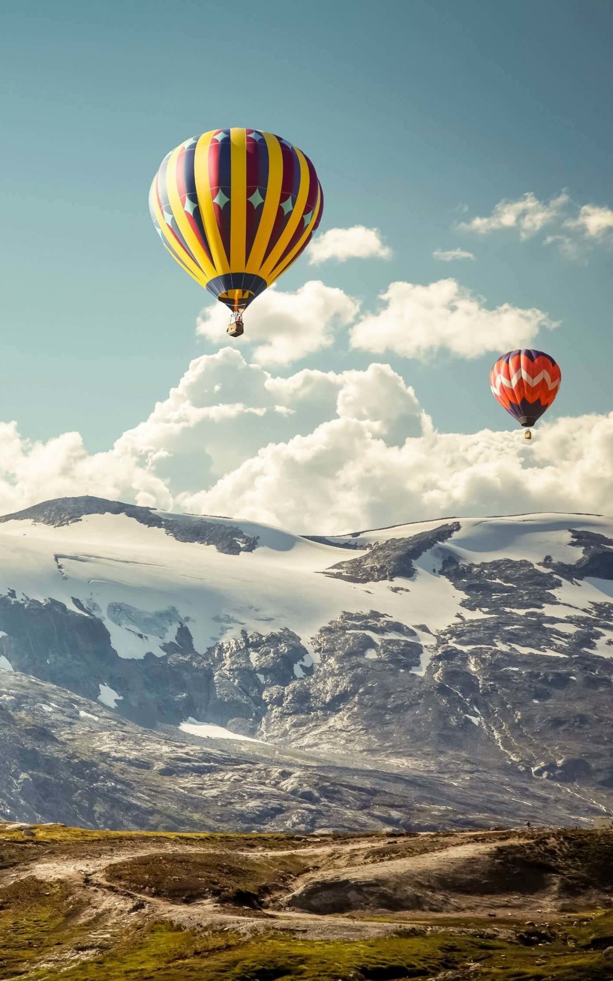 Hot Air Balloon Over the Mountain Wallpaper for Amazon Kindle Fire HDX