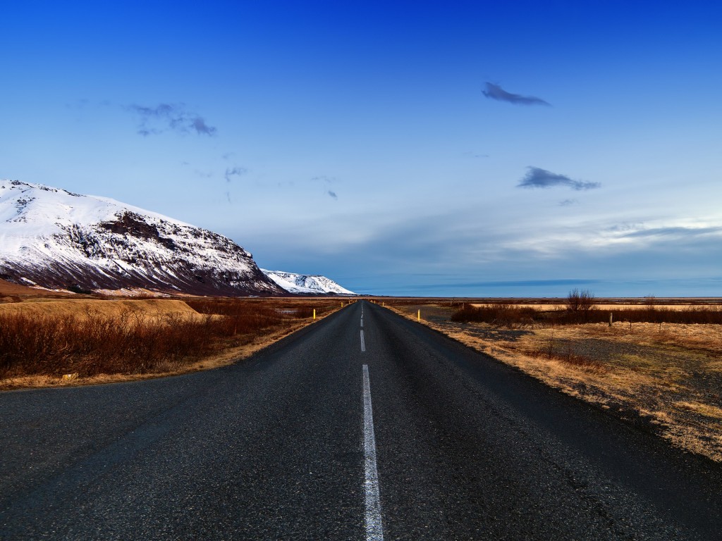 Icelandic Road, Skaftafell, Iceland Wallpaper for Desktop 1024x768