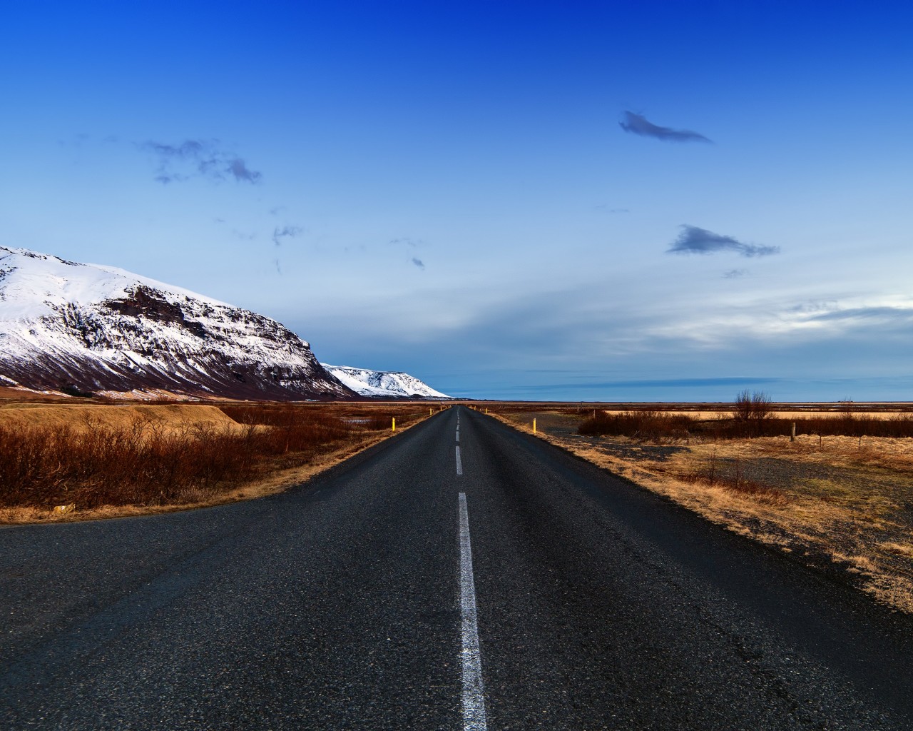 Icelandic Road, Skaftafell, Iceland Wallpaper for Desktop 1280x1024