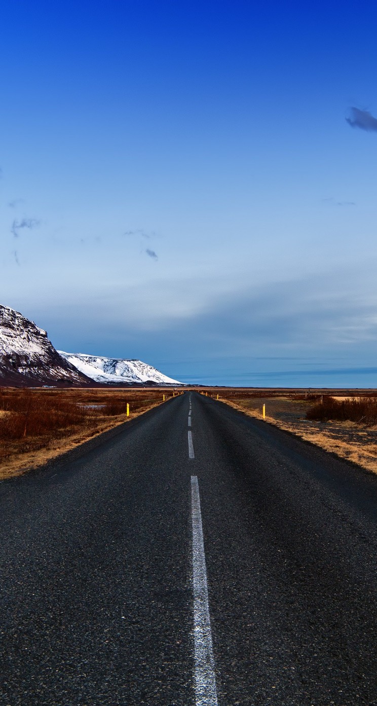 Icelandic Road, Skaftafell, Iceland Wallpaper for Apple iPhone 5 / 5s