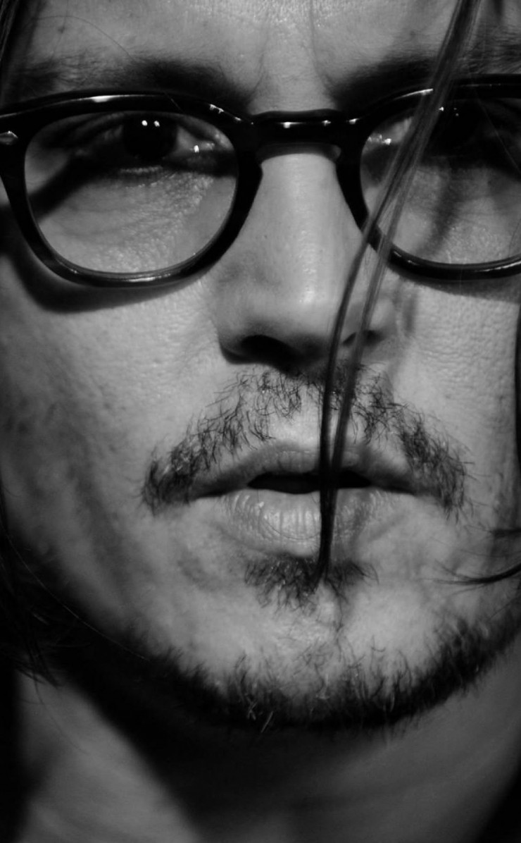 Johnny Depp Black & White Portrait Wallpaper for Apple iPhone 4 / 4s