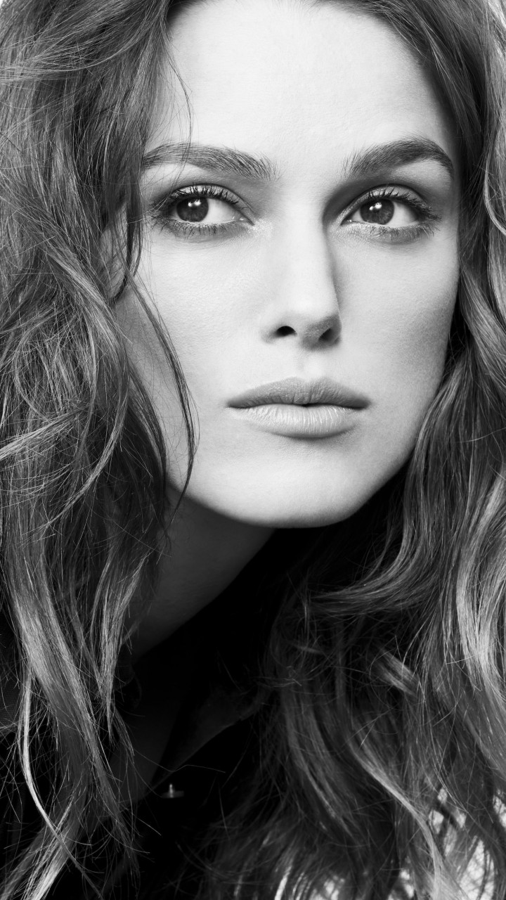 Keira Knightley in Black & White Wallpaper for HTC One X