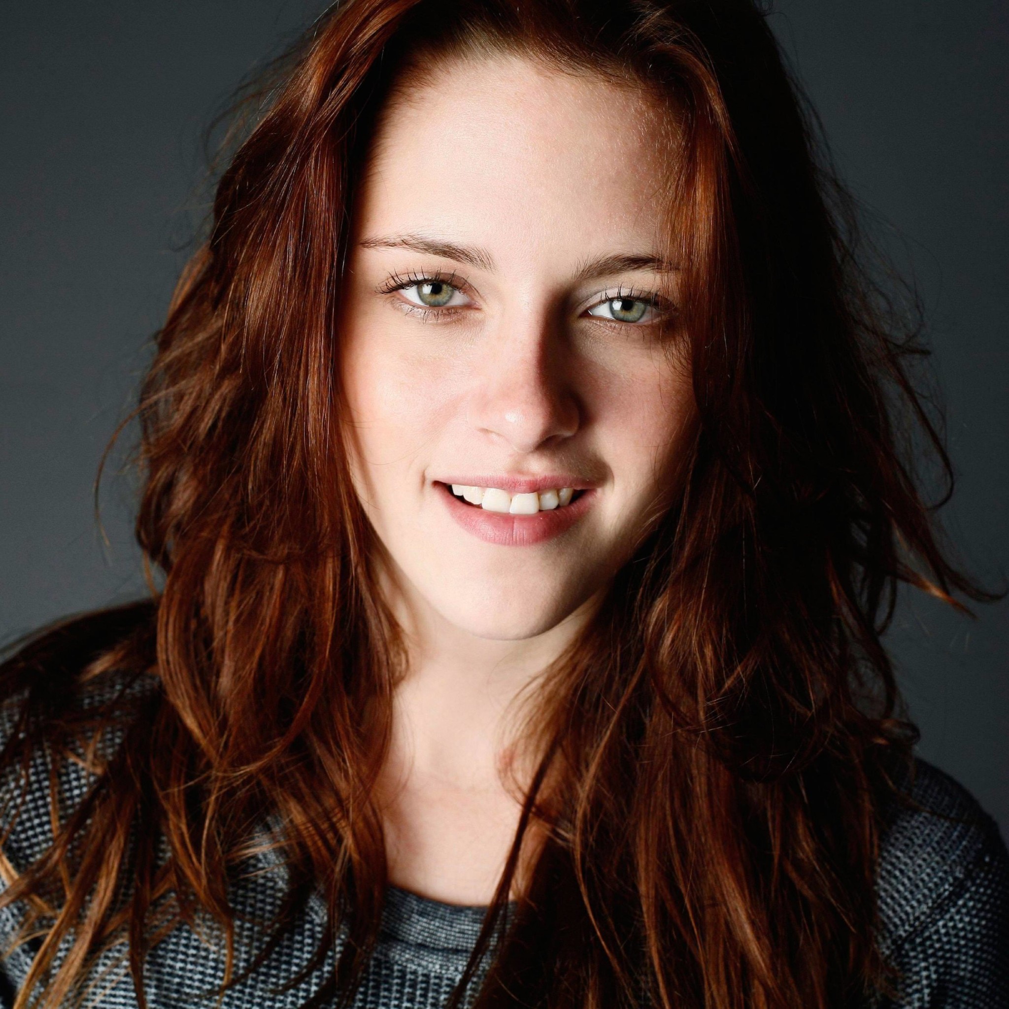 Kristen Stewart Portrait Wallpaper for Google Nexus 9