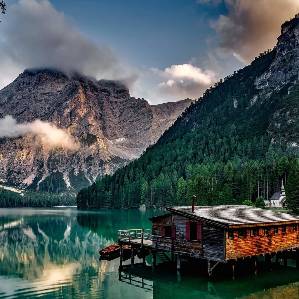 Lake Prags - Italy Wallpaper for Apple iPad 2