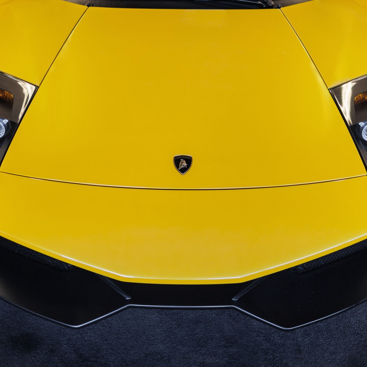 Lamborghini Murcielago LP670 Front Wallpaper for Apple iPad mini