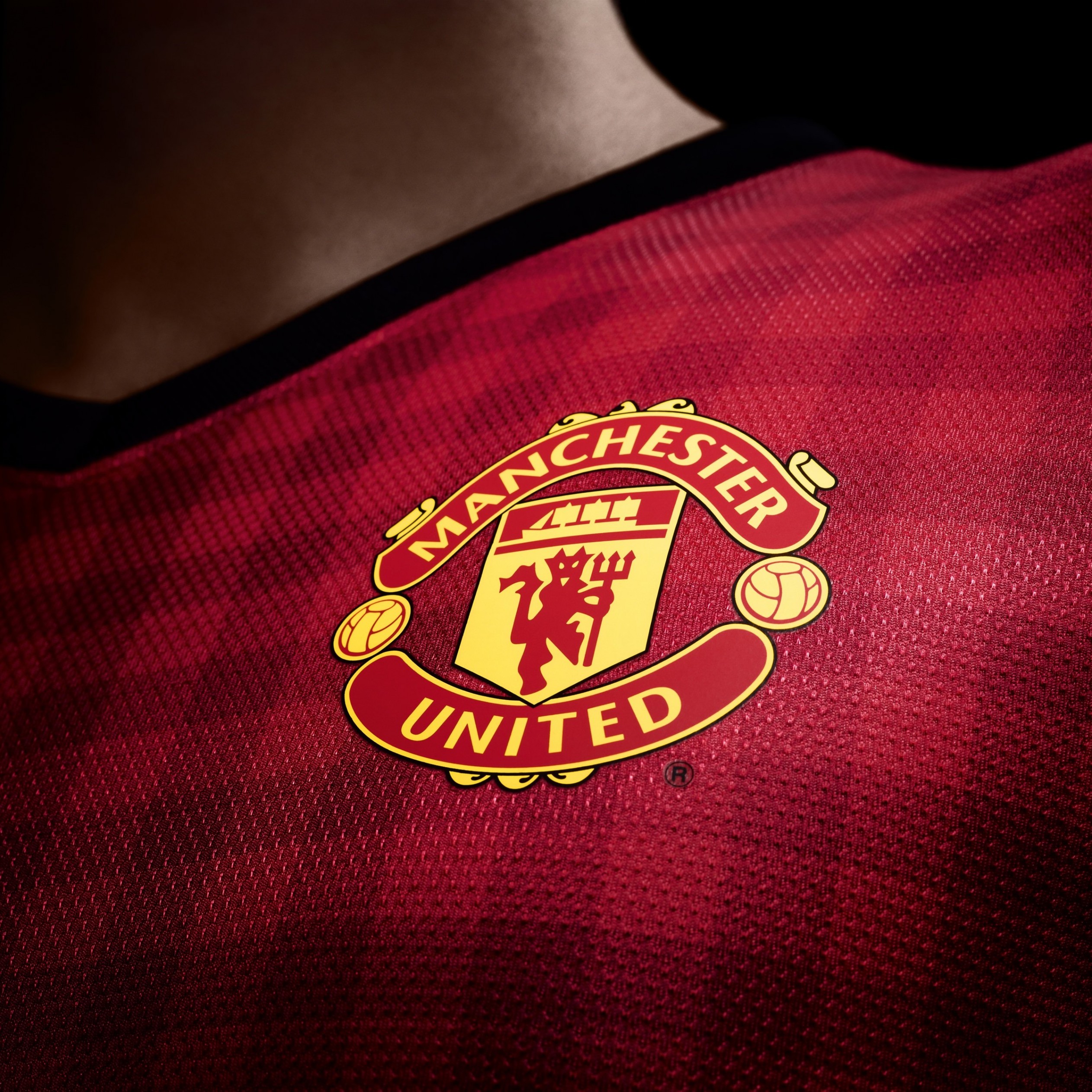 Manchester United Logo Shirt Wallpaper for Apple iPad 4