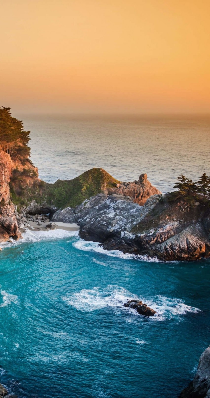McWay Falls in Big Sur, California, USA Wallpaper for Apple iPhone 6 / 6s