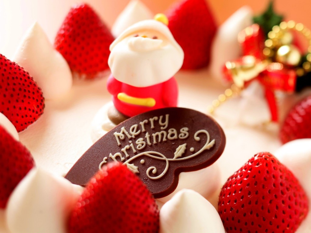Merry Christmas Strawberry Dessert Wallpaper for Desktop 1024x768