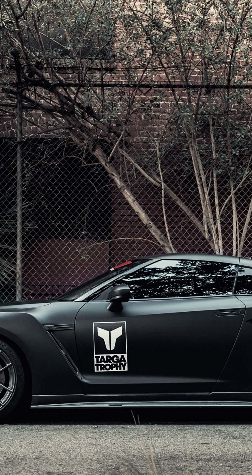 Nissan GT-R Black Edition Wallpaper for Apple iPhone 6 / 6s