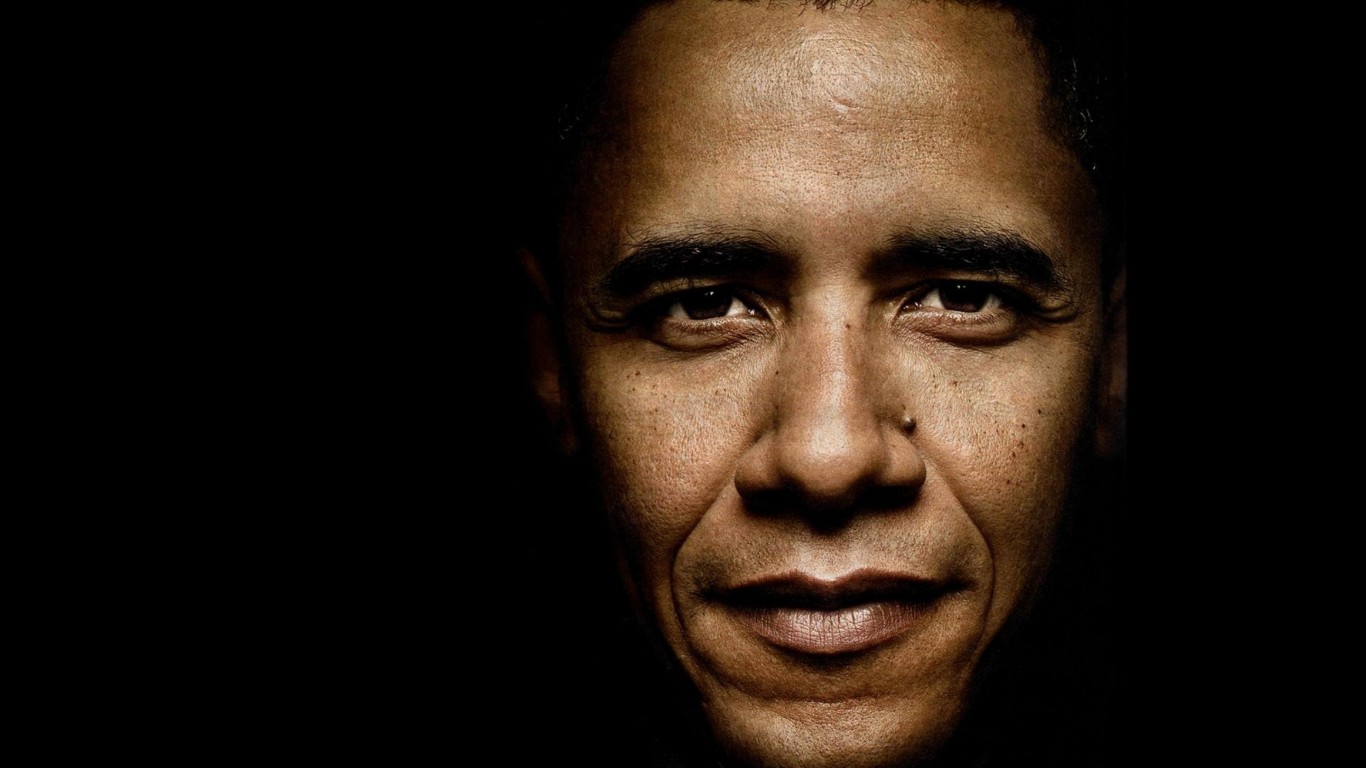 President Barack Obama Portrait Wallpaper for Desktop 1366x768