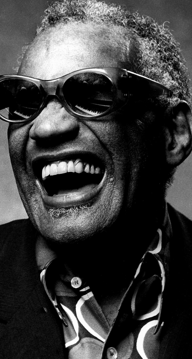 Ray Charles Portrait in Black & White Wallpaper for Apple iPhone 5 / 5s