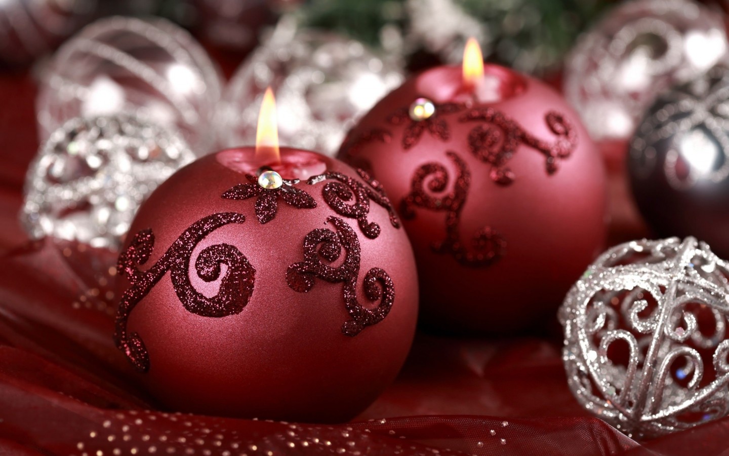 Red Christmas Ornament Ball Candles Wallpaper for Desktop 1440x900
