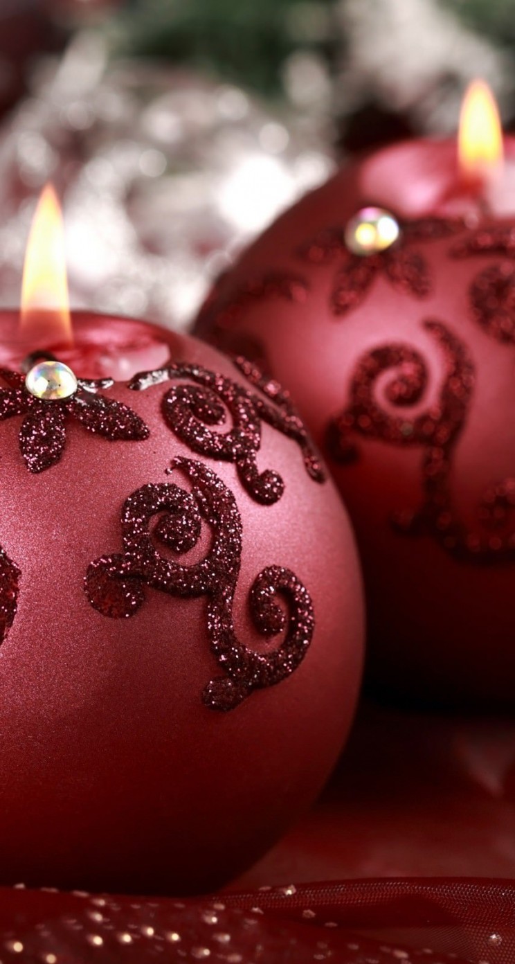Red Christmas Ornament Ball Candles Wallpaper for Apple iPhone 5 / 5s