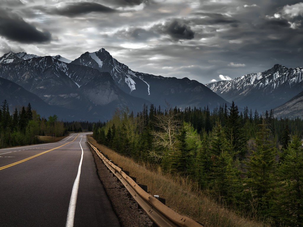 Road trip on a stormy day, Canada Wallpaper for Desktop 1024x768