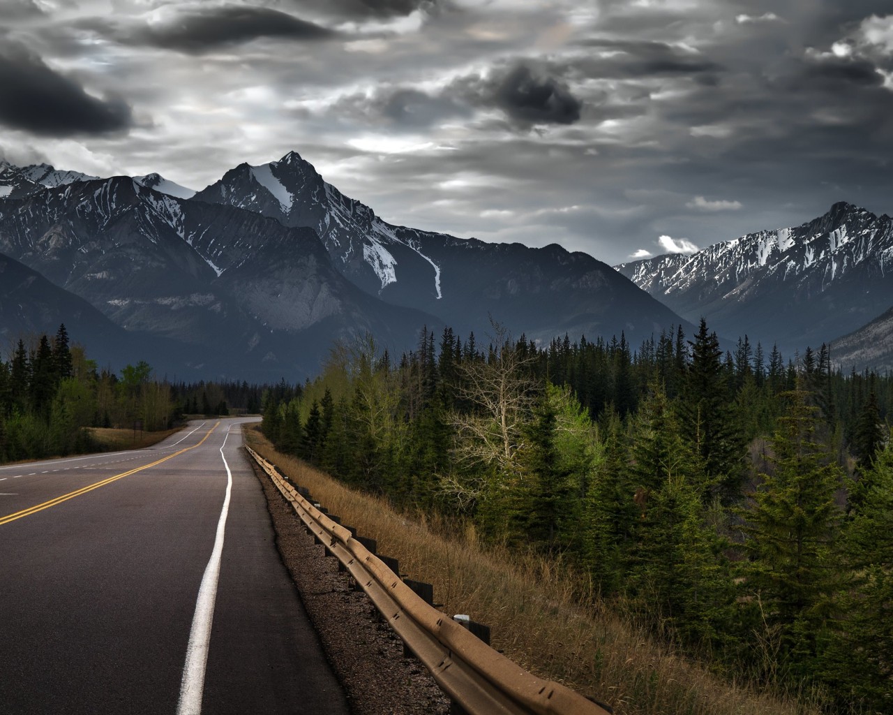 Road trip on a stormy day, Canada Wallpaper for Desktop 1280x1024