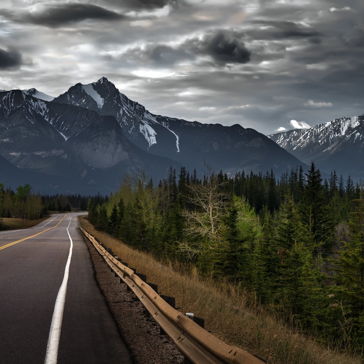 Road trip on a stormy day, Canada Wallpaper for Apple iPad mini