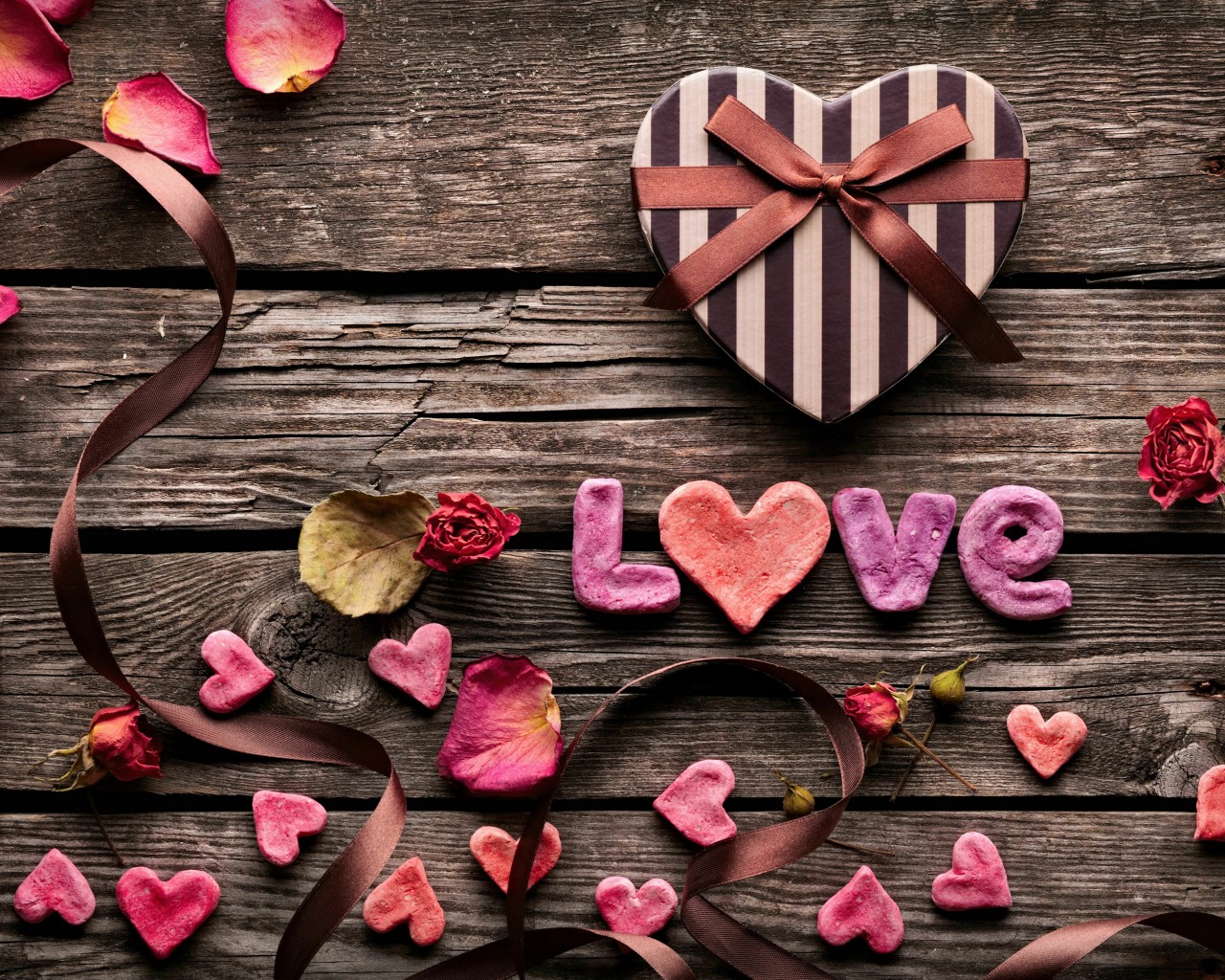 Romantic Gift Wallpaper for Desktop 1280x1024