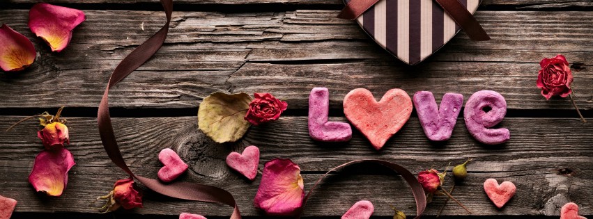 Romantic Gift Wallpaper for Social Media Facebook Cover