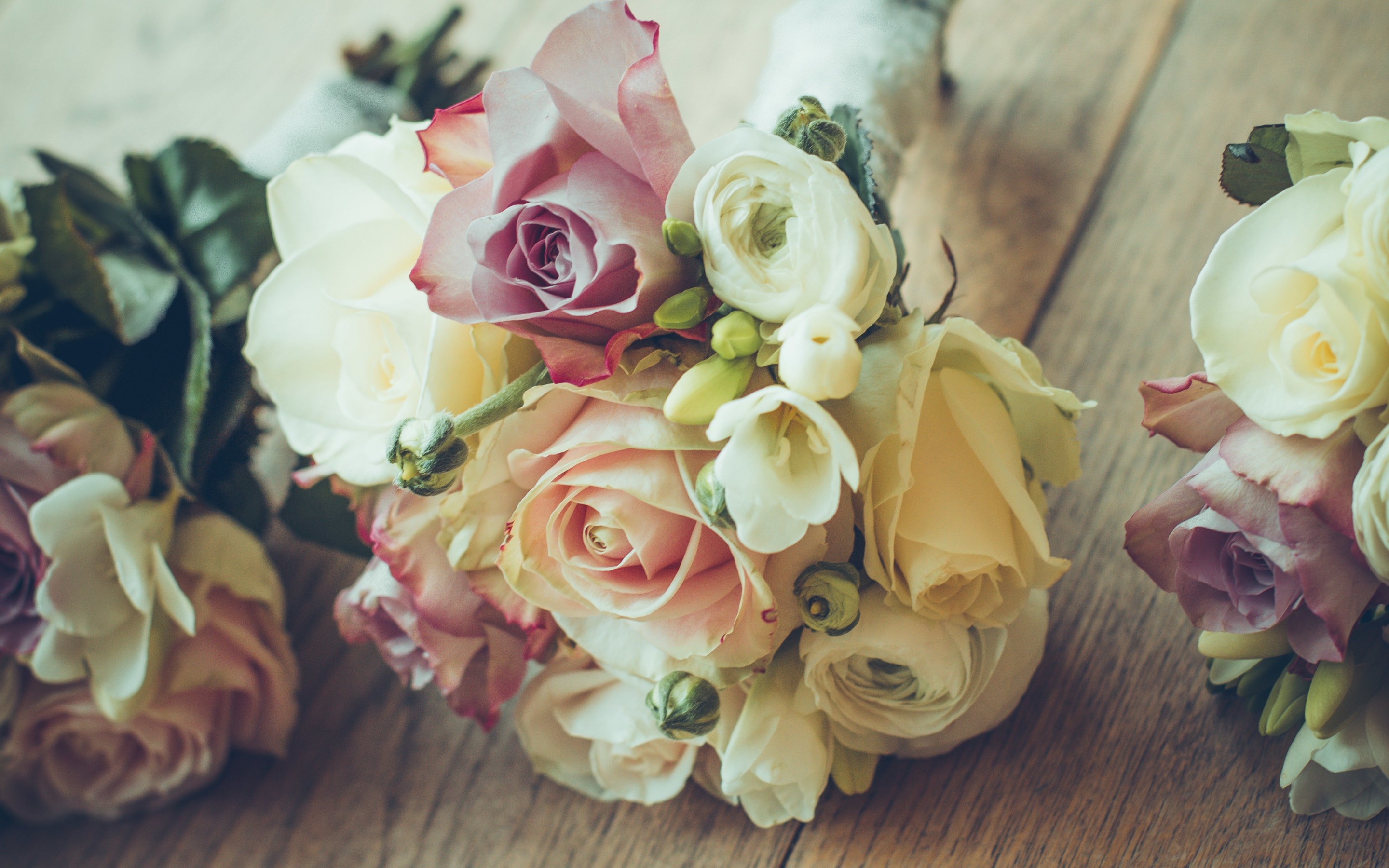 Roses Bouquet Composition Wallpaper for Desktop 2880x1800