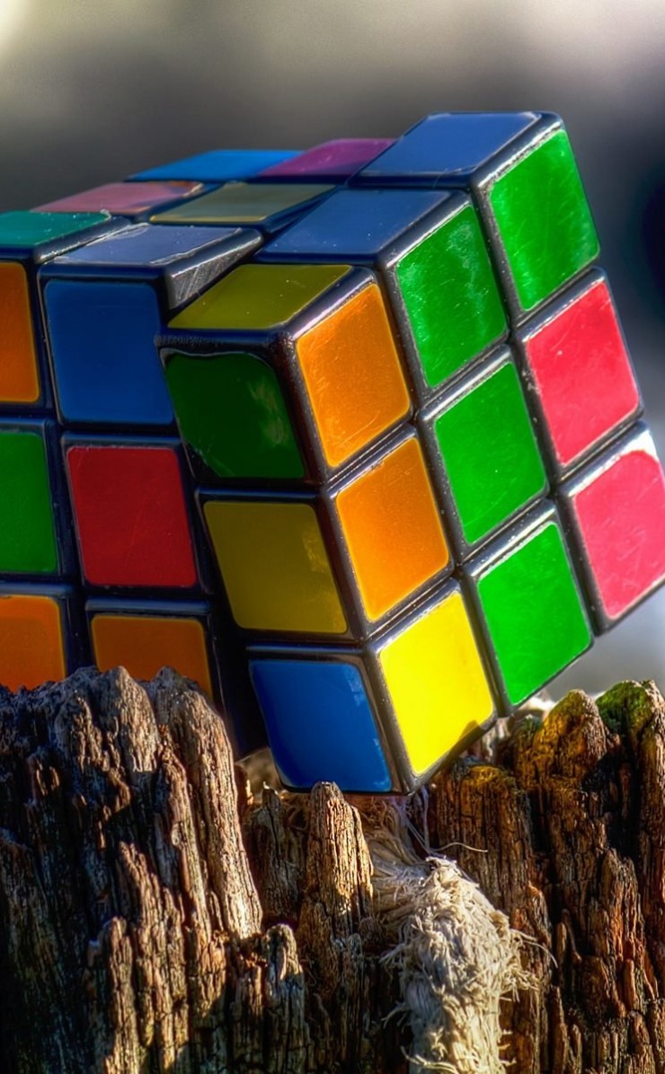 Rubik's Cube Wallpaper for Apple iPhone 4 / 4s