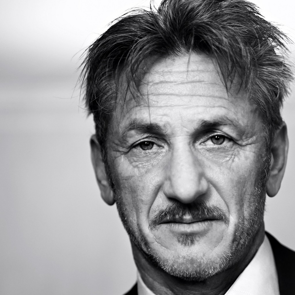 Sean Penn Portrait in Black & White Wallpaper for Apple iPad