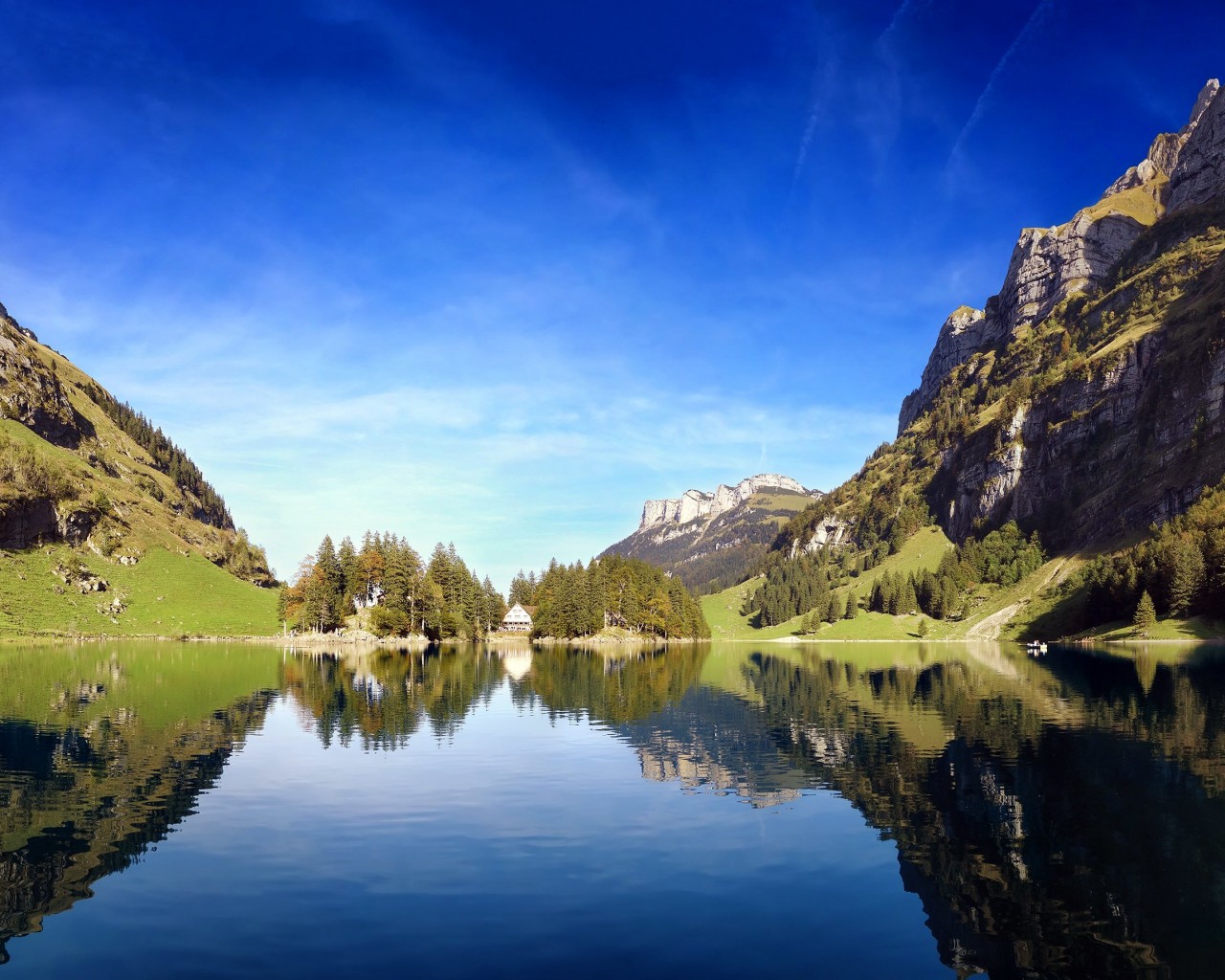 Seealpsee lake in Switzerland Wallpaper for Desktop 1280x1024