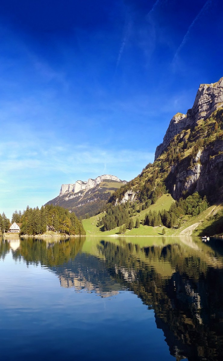 Seealpsee lake in Switzerland Wallpaper for Apple iPhone 4 / 4s